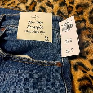 Abercrombie & Fitch Curve Love ‘90s Ultra High Rise Straight Jean